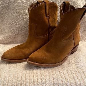 Frye short Western boots. Suede. Size 8
